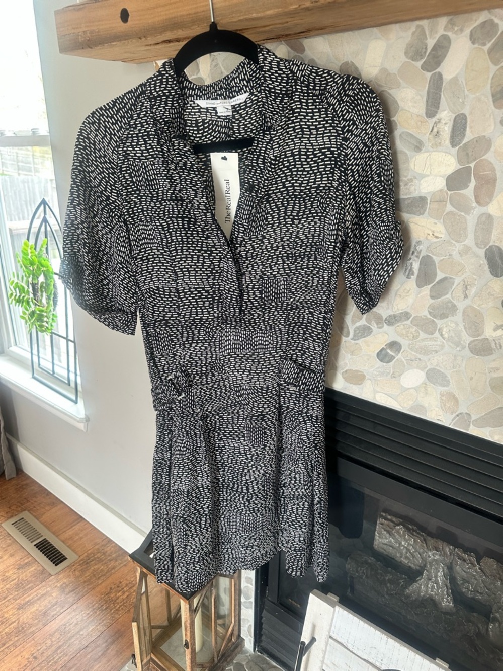 Diane von Furstenberg Dress. Size 2. Has pockets!